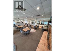 110 Burnside Rd E, Saanich, BC V9A1A2 Photo 7