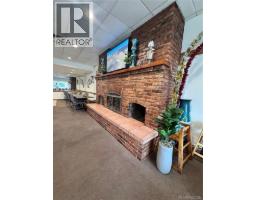 110 Burnside Rd E, Saanich, BC V9A1A2 Photo 8