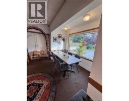 110 Burnside Rd E, Saanich, BC V9A1A2 Photo 9