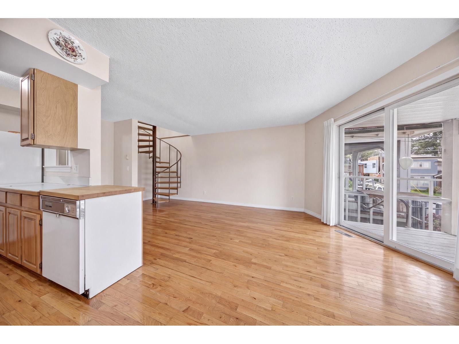 Photo of 216 FIRST AVENUE, Cultus Lake North 12