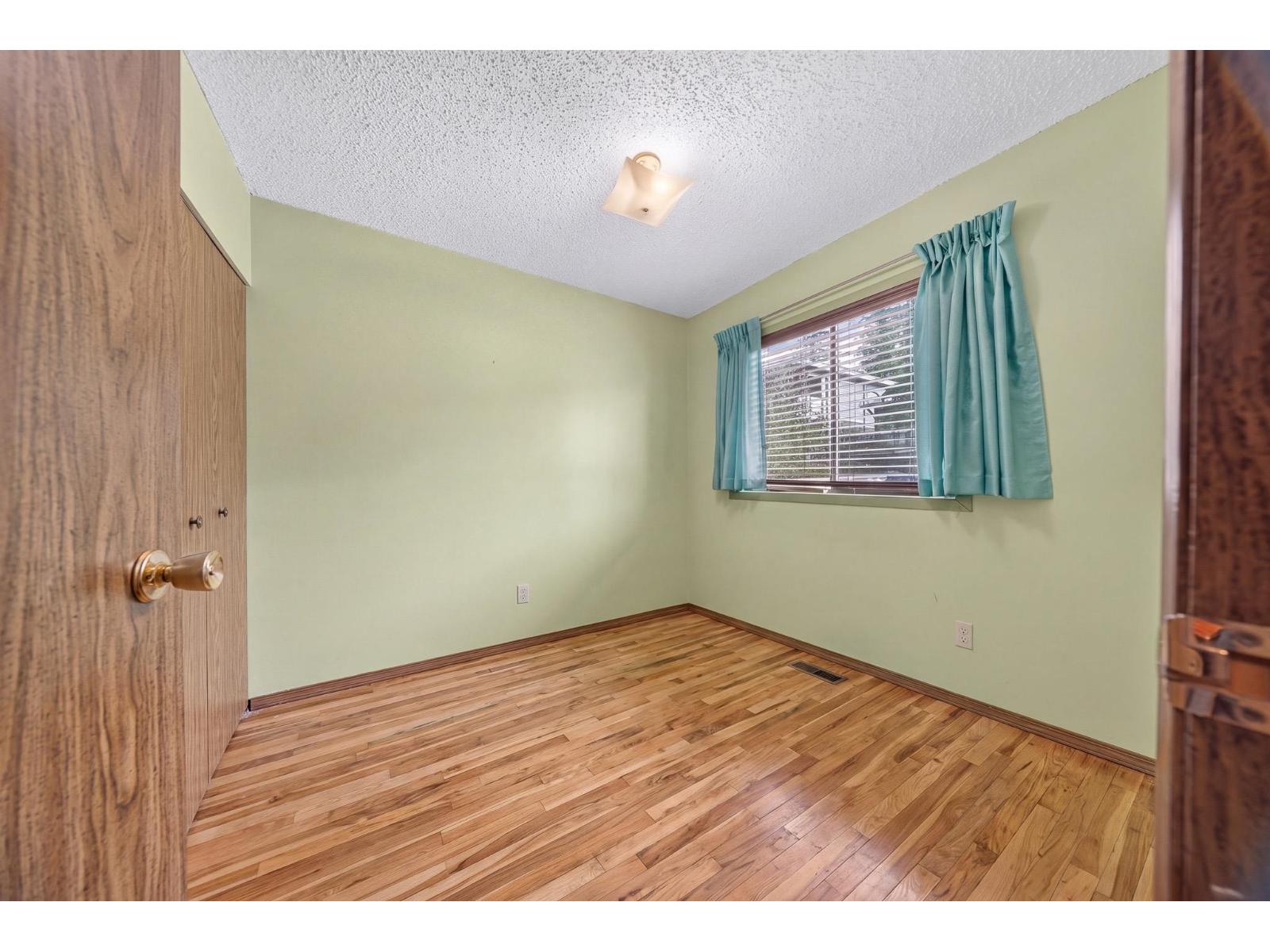 Photo of 216 FIRST AVENUE, Cultus Lake North 19