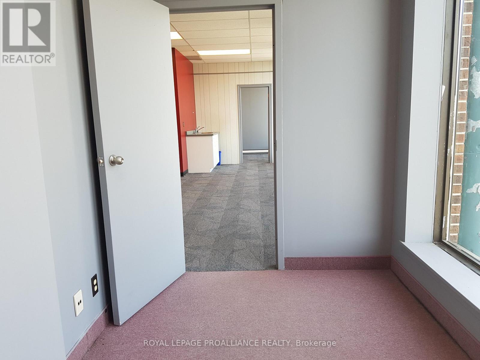 UPPER U3 - 205 NORTH FRONT STREET, Belleville (Belleville Ward) — photo 11
