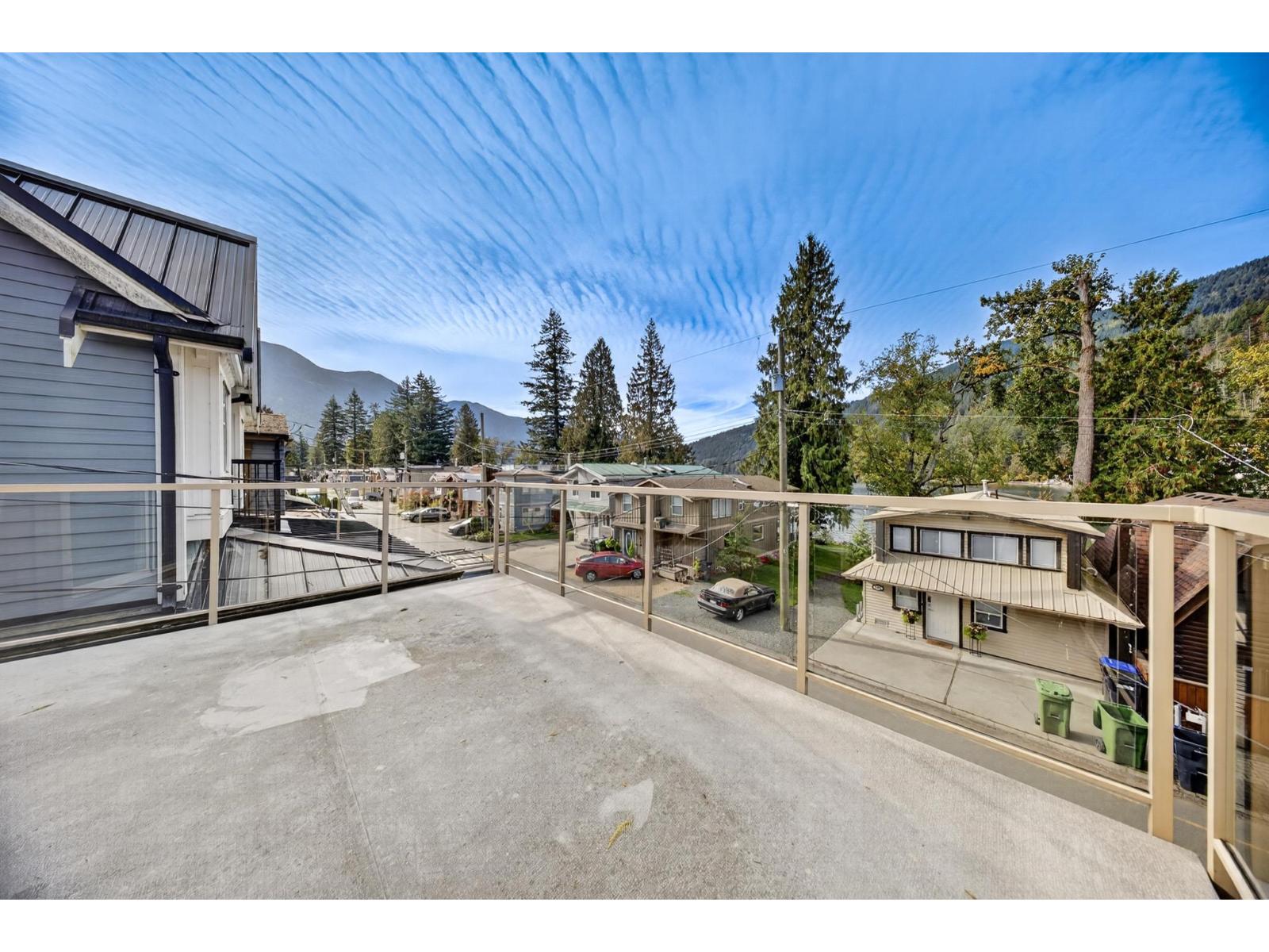 Photo of 216 FIRST AVENUE, Cultus Lake North 26