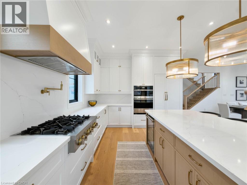 260 Kent Crescent — photo 18