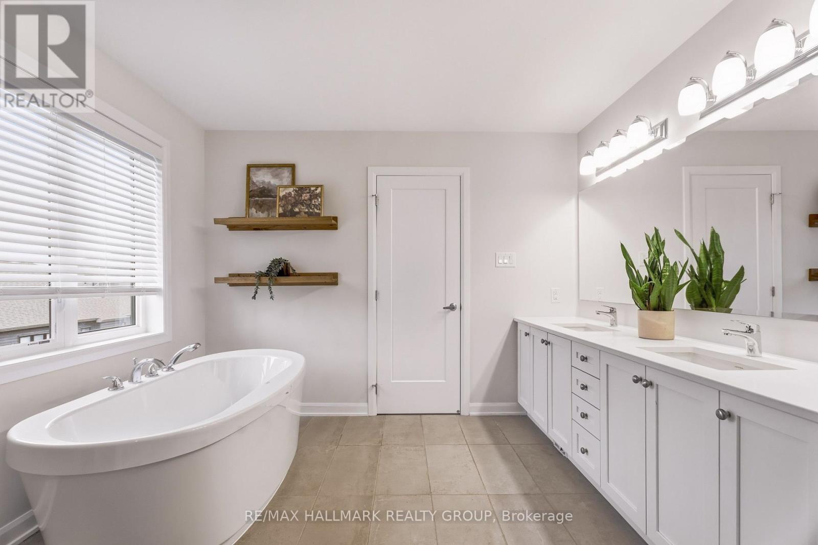 709 COAST CIRCLE - Image 30