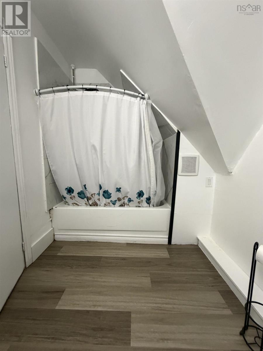 15 Winona Street - Image 12