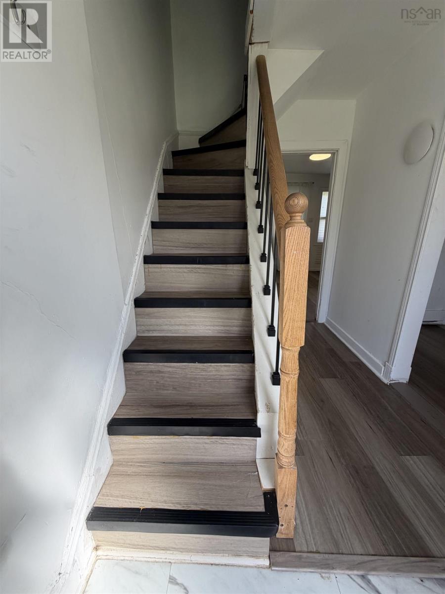 15 Winona Street - 10
