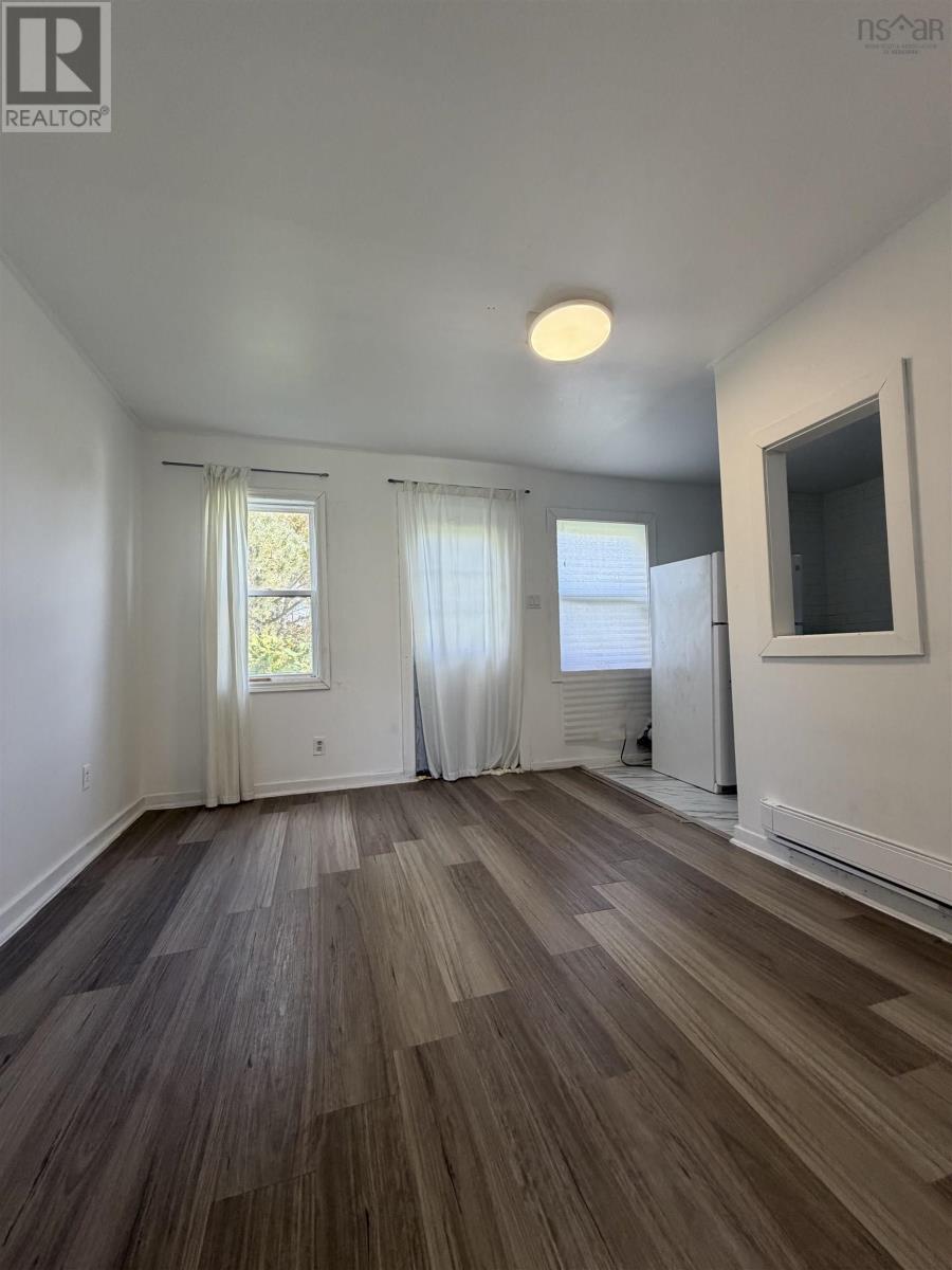 15 Winona Street - 9