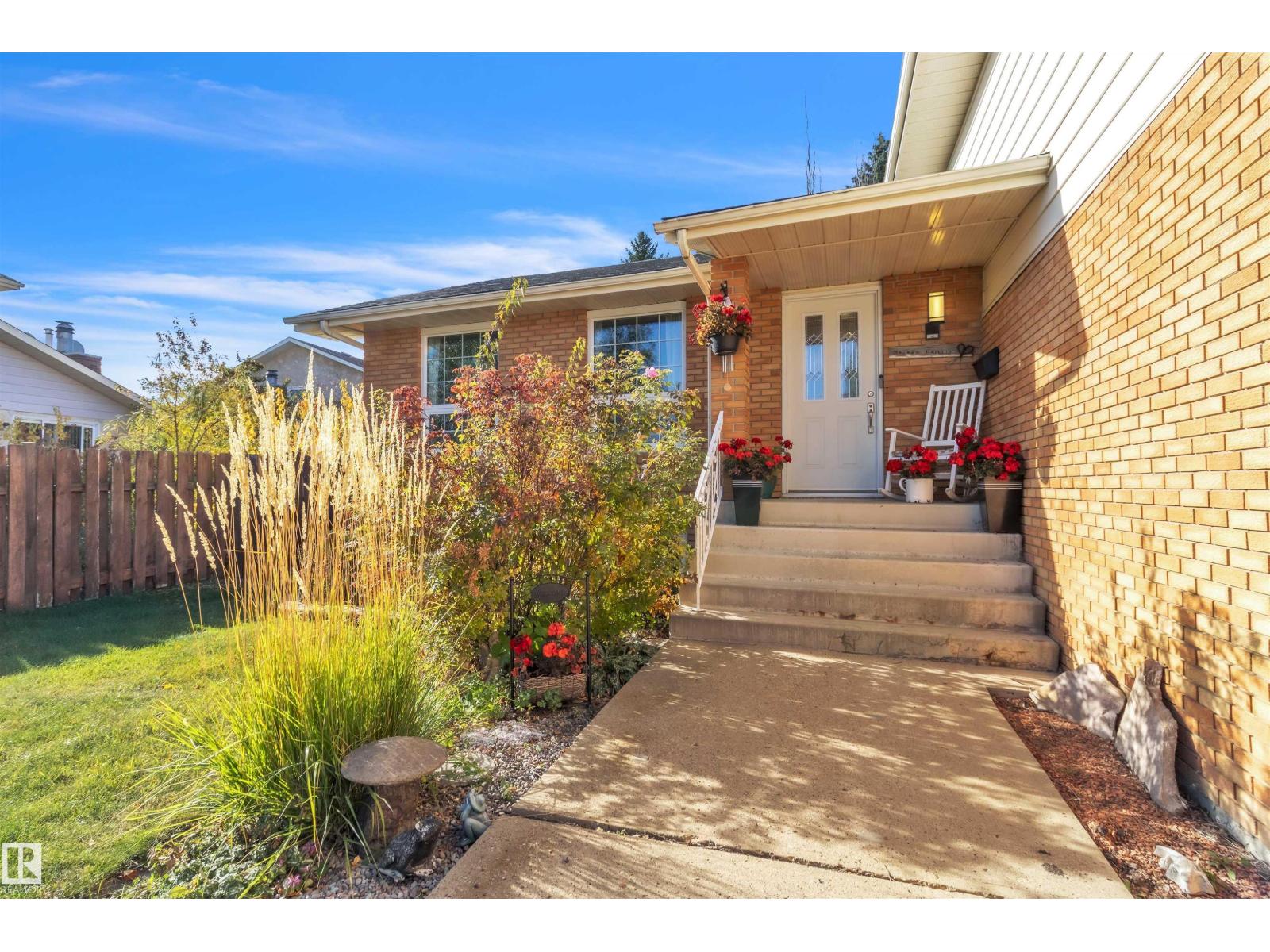 Property photograph 4 for MLS E4512102
