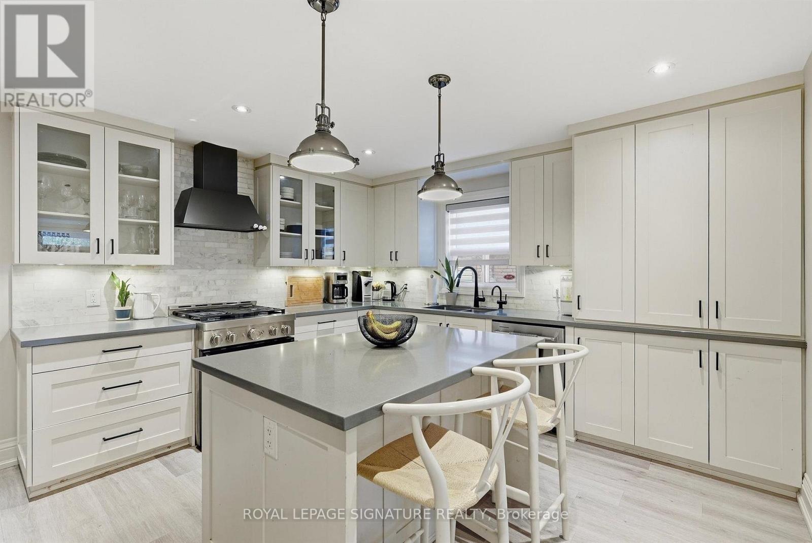 46 HENDRICK AVENUE - 12