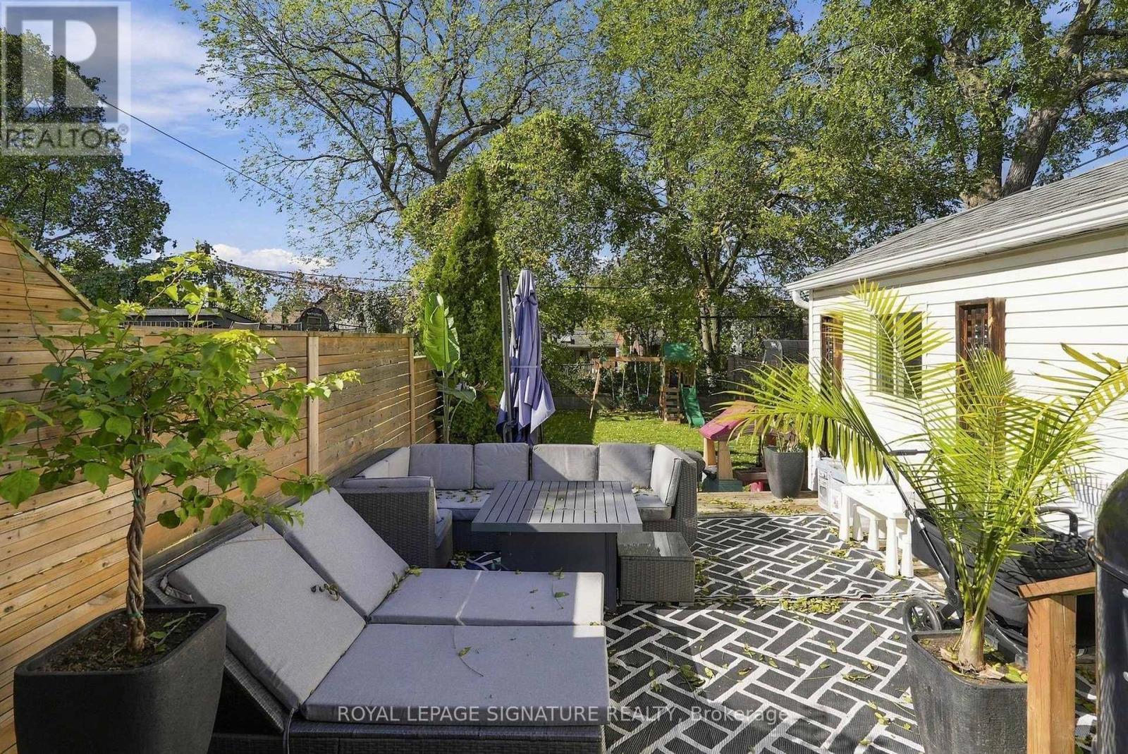 46 HENDRICK AVENUE - 19