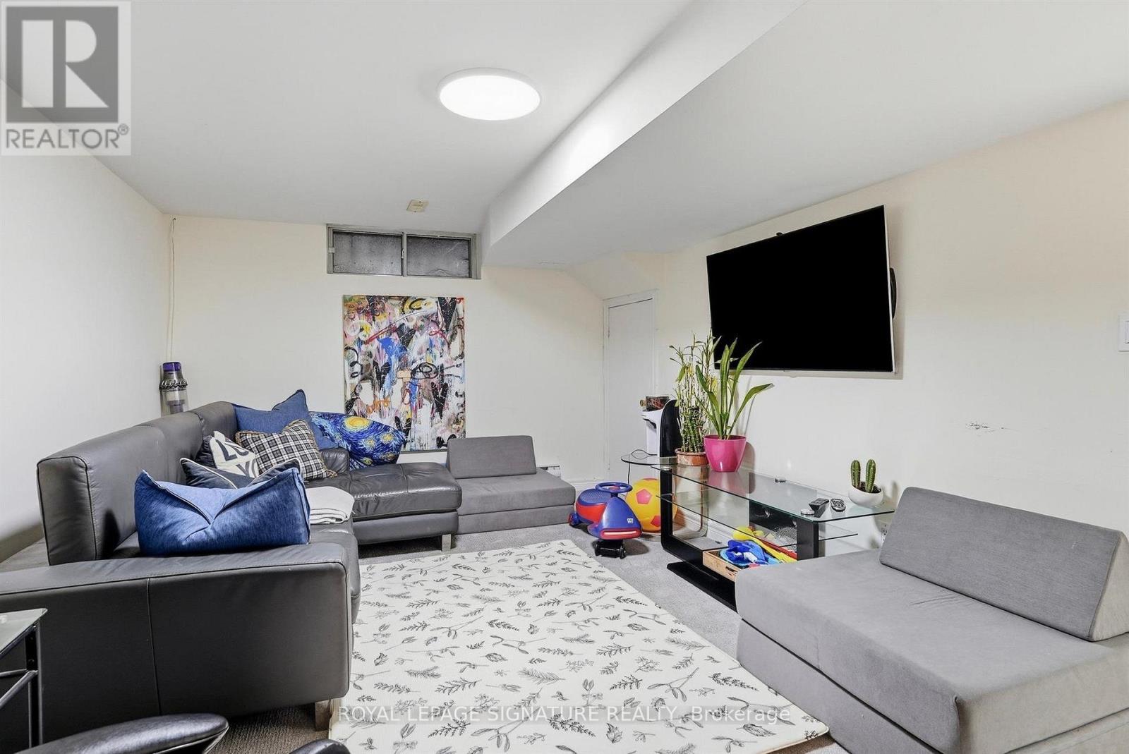 46 HENDRICK AVENUE - 37