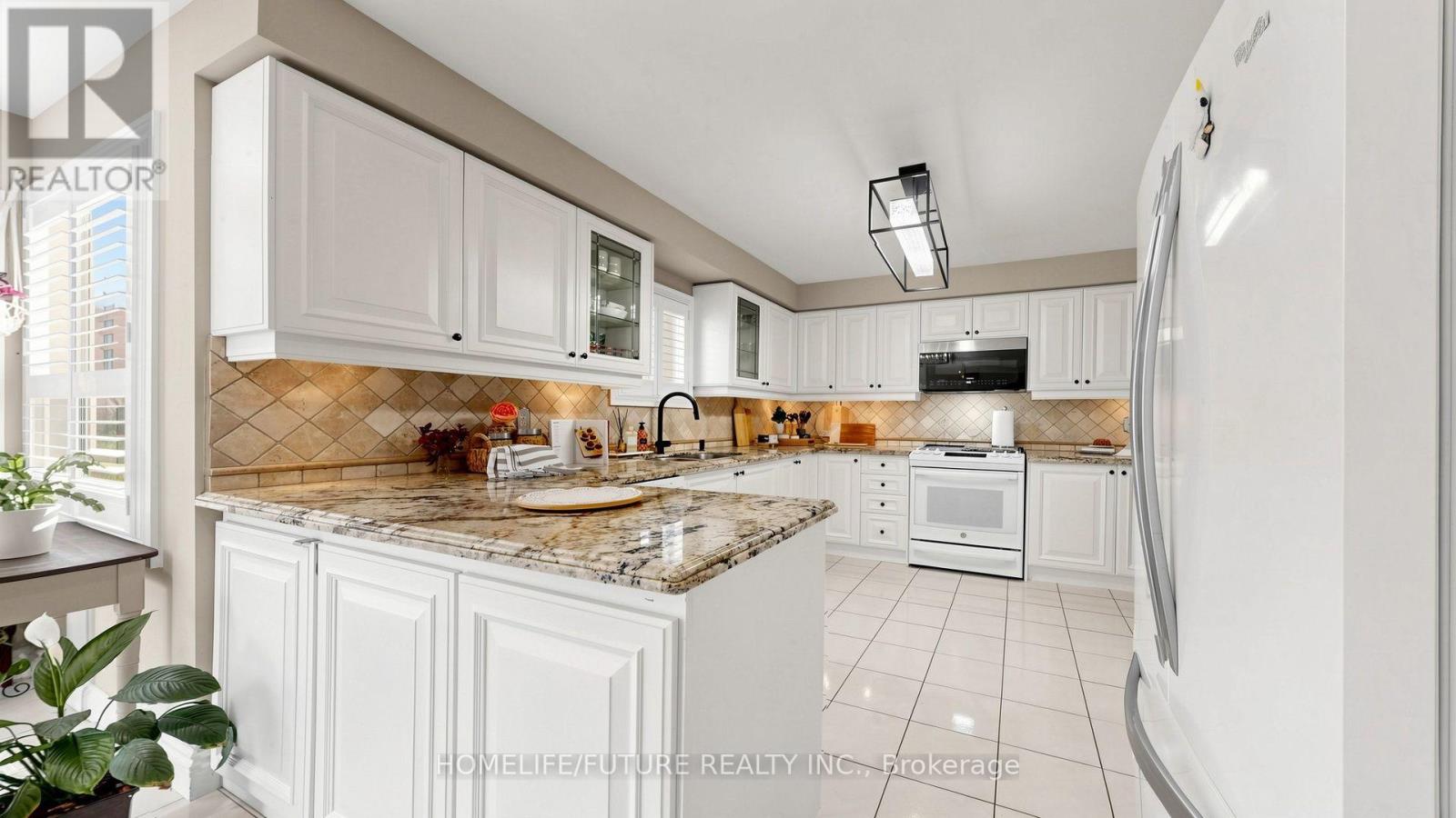 90 BEDELL CRESCENT - 10