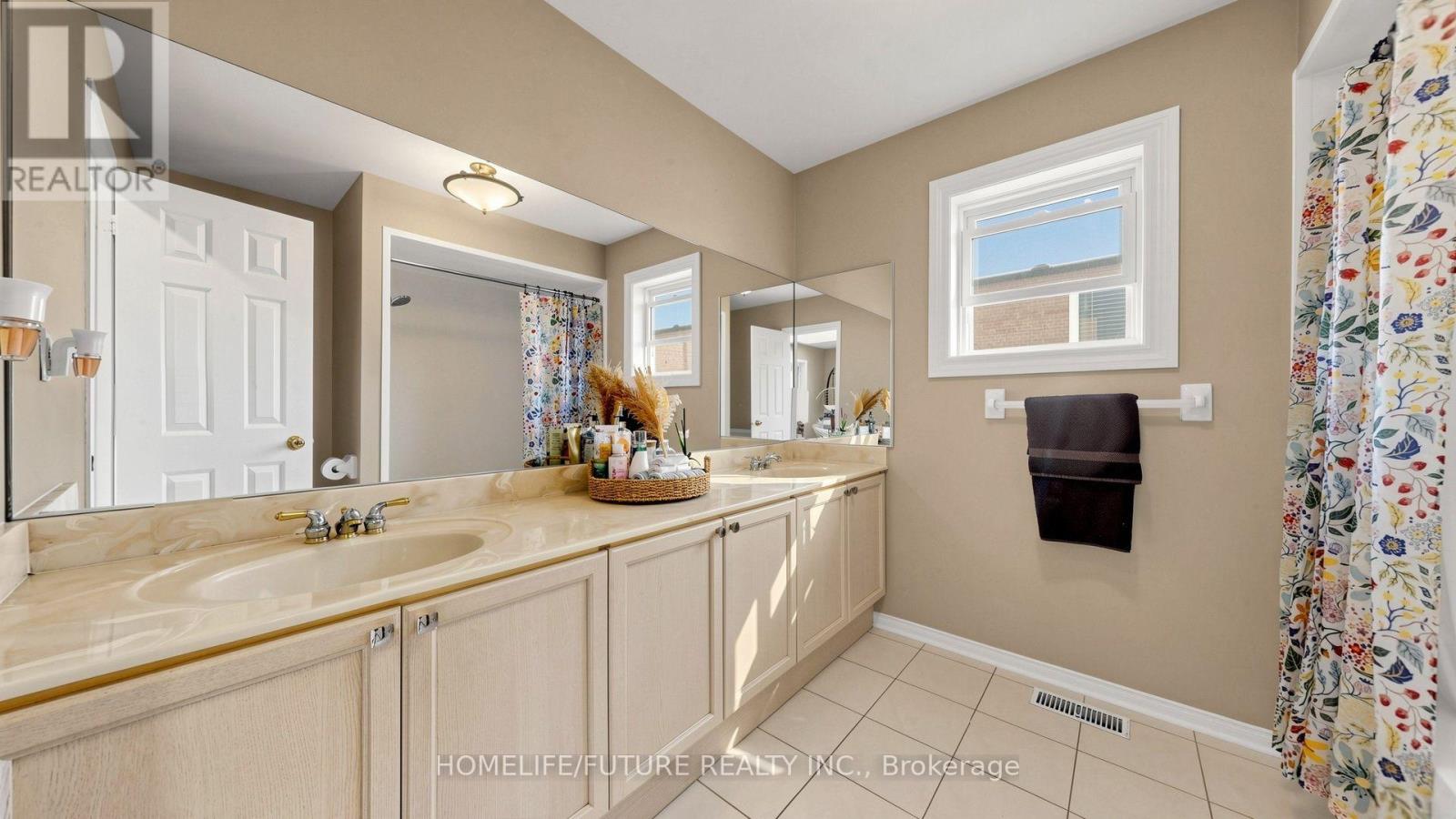 90 Bedell Crescent, Whitby, ON photo 32