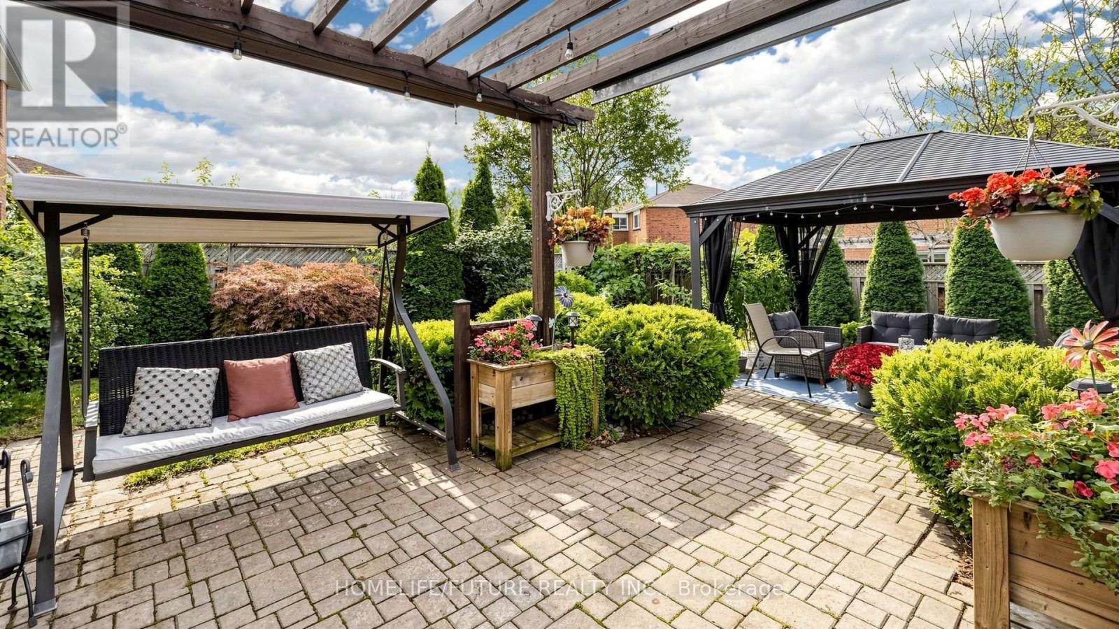 90 BEDELL CRESCENT - 48