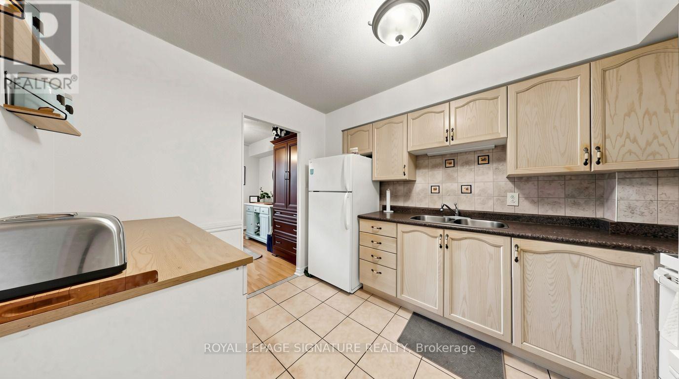 #402 454 CENTRE STREET S - 11