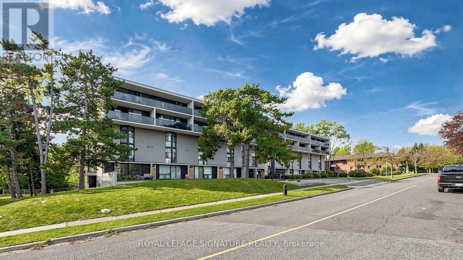 402- 454 Centre Street South, Oshawa, ON photo 2