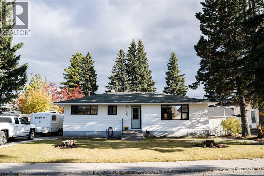 125 Douglas Drive - 1