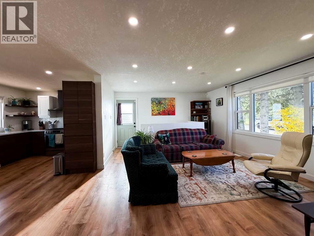 125 Douglas Drive - 2