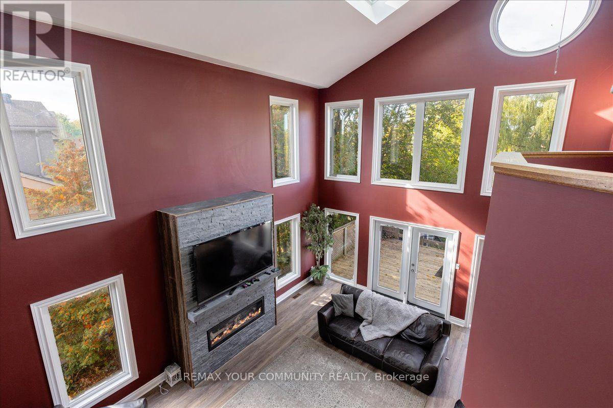 76 RIVERGLEN DRIVE - 21