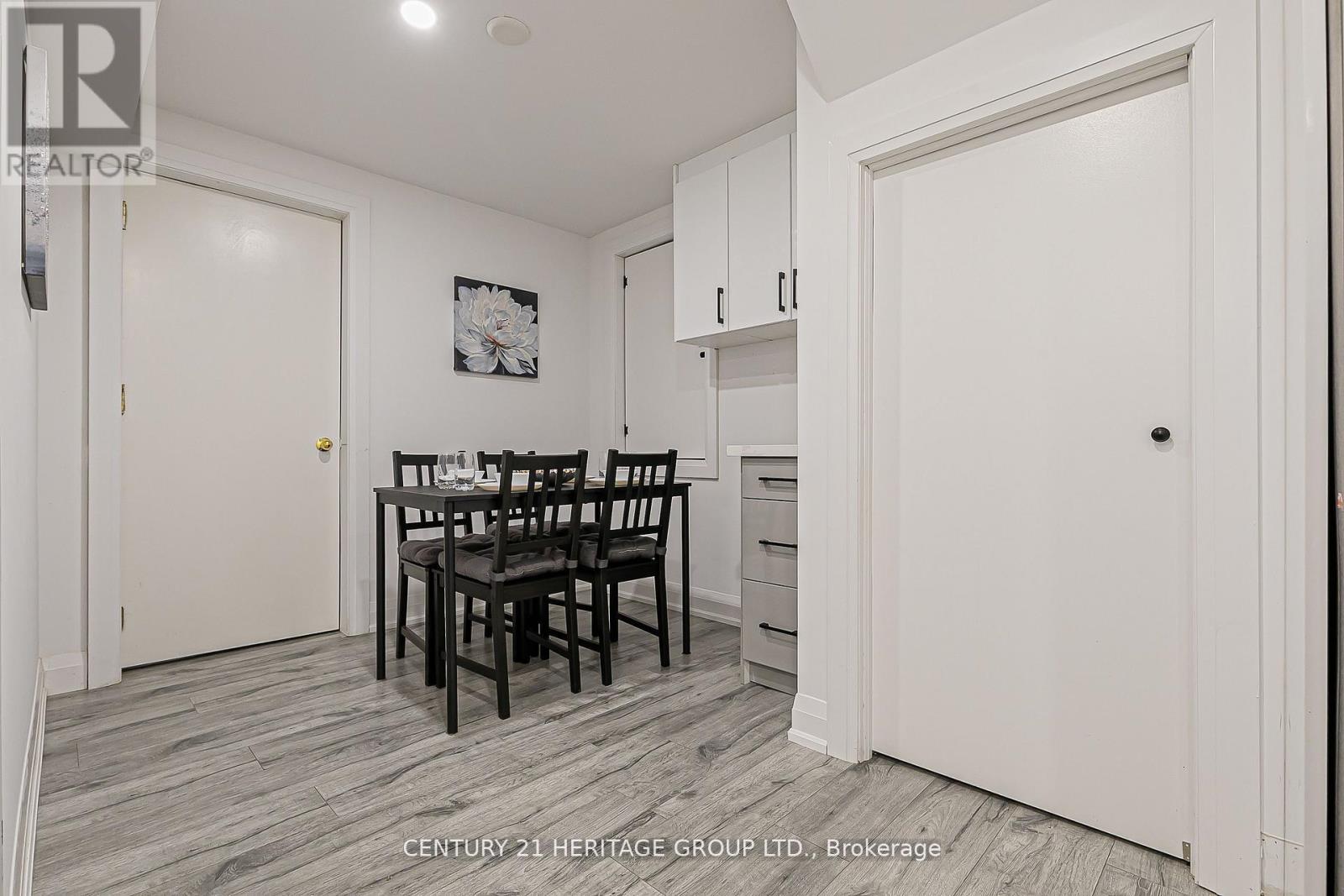 29 EMINENCE ROAD - 30