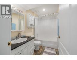 479 Glen Pine Court, Kelowna, BC V1V1R3 Photo 36