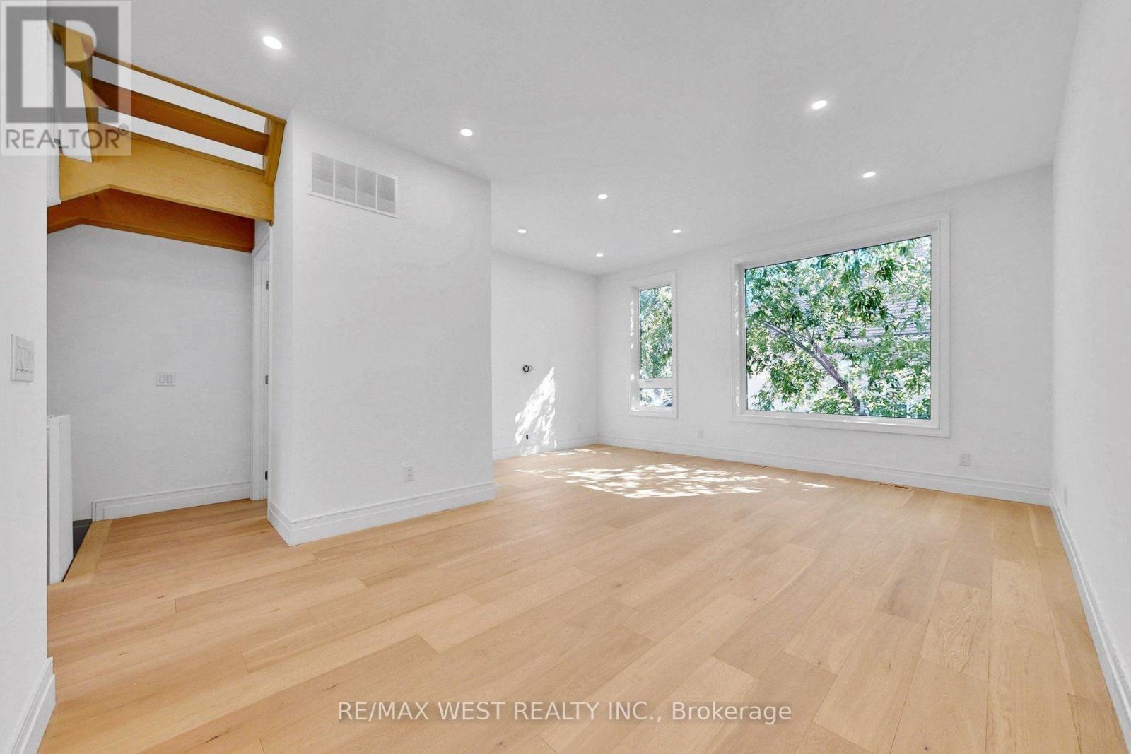 #3 2639R DUNDAS STREET W - Image 13
