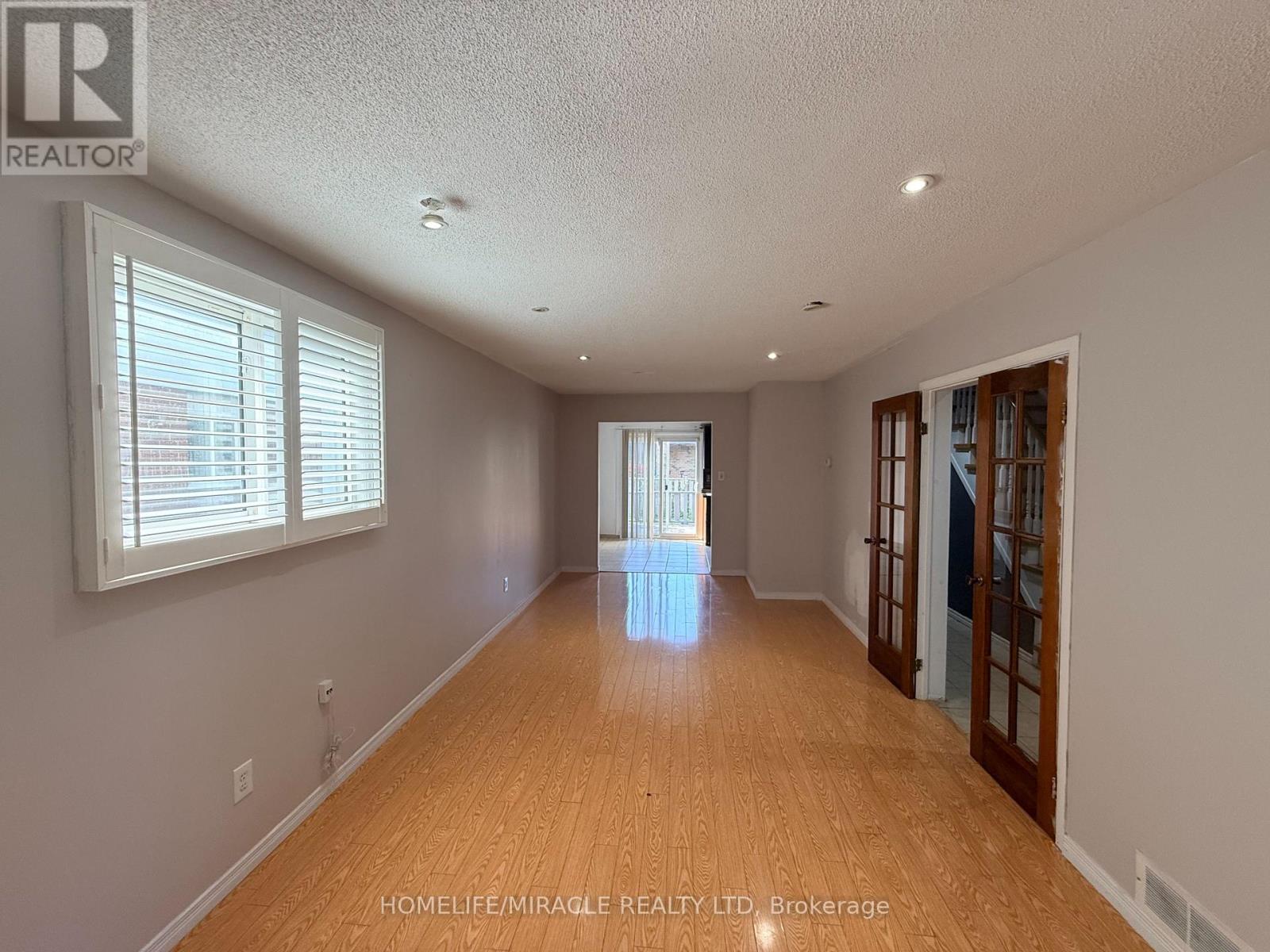 1 Hudson Drive, Brampton, ON photo 6