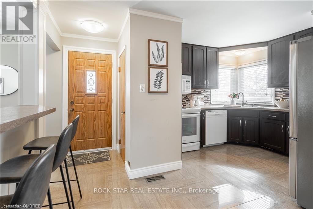 22 FERNWOOD CRESCENT, Hamilton (Hampton Heights) — photo 10