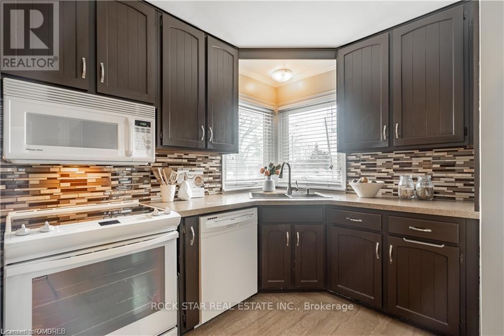 22 FERNWOOD CRESCENT, Hamilton (Hampton Heights) — photo 6
