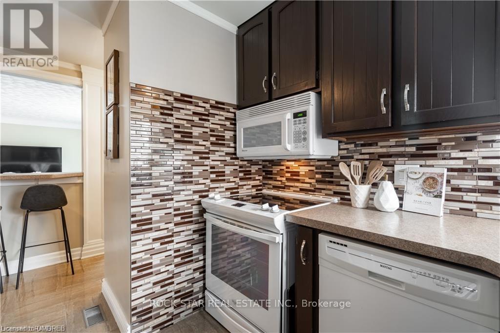 22 FERNWOOD CRESCENT, Hamilton (Hampton Heights) — photo 8