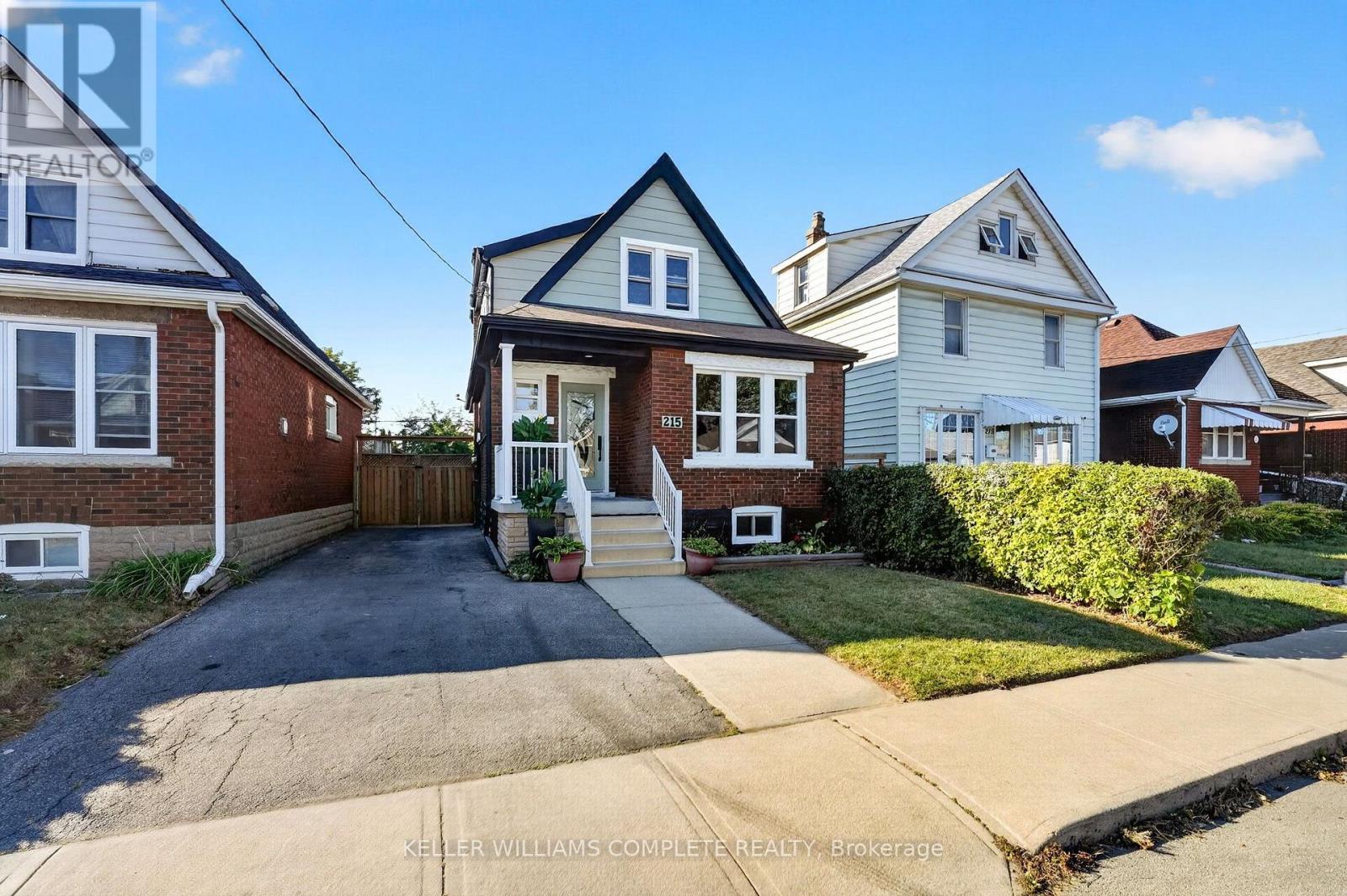 215 PALING Avenue, Hamilton, ON photo 2