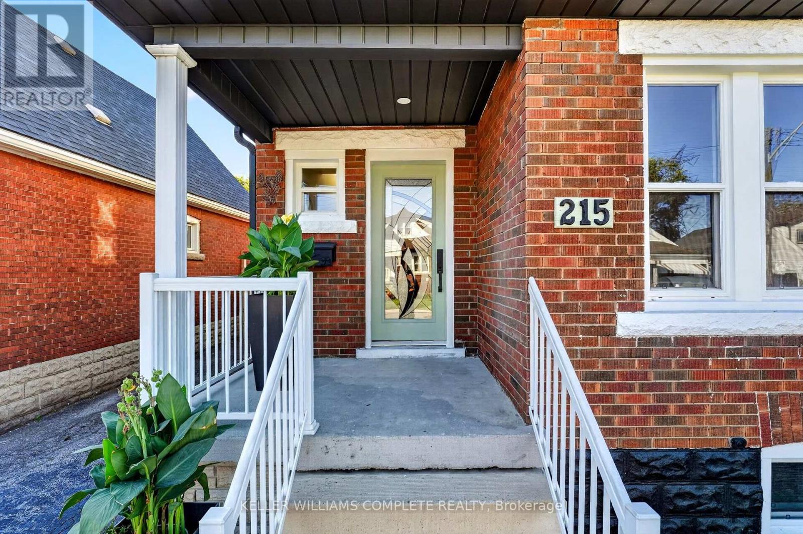 215 PALING Avenue, Hamilton, ON photo 3