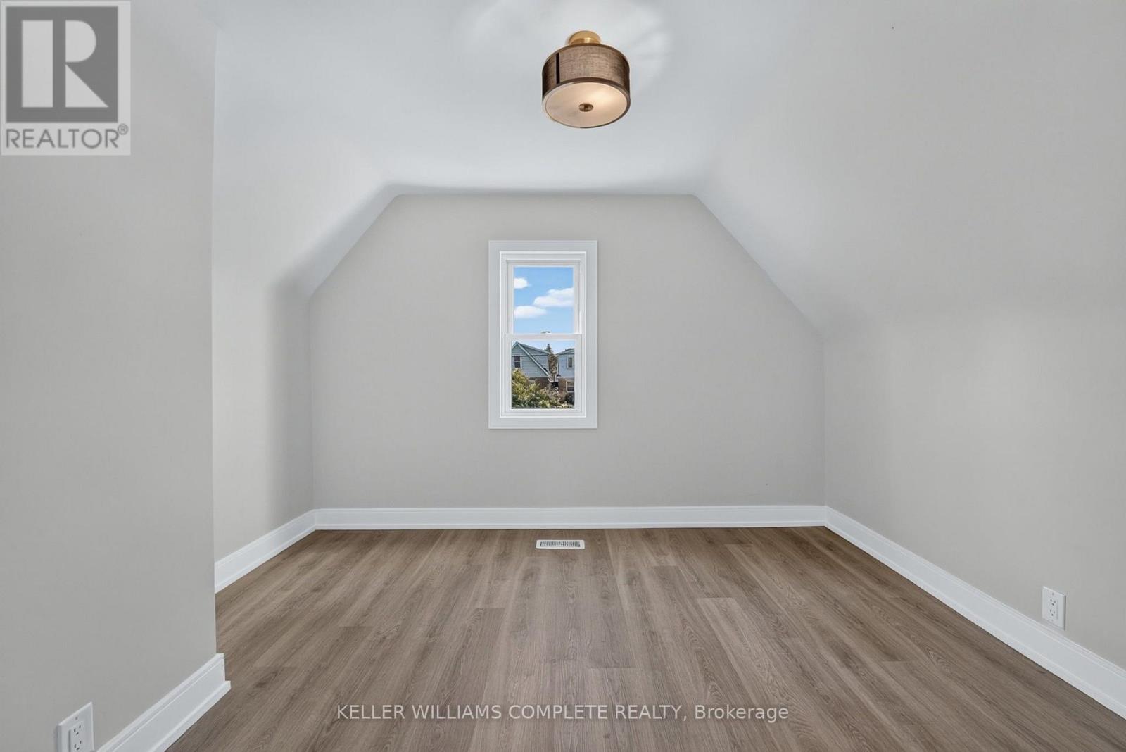 215 PALING Avenue, Hamilton, ON photo 33