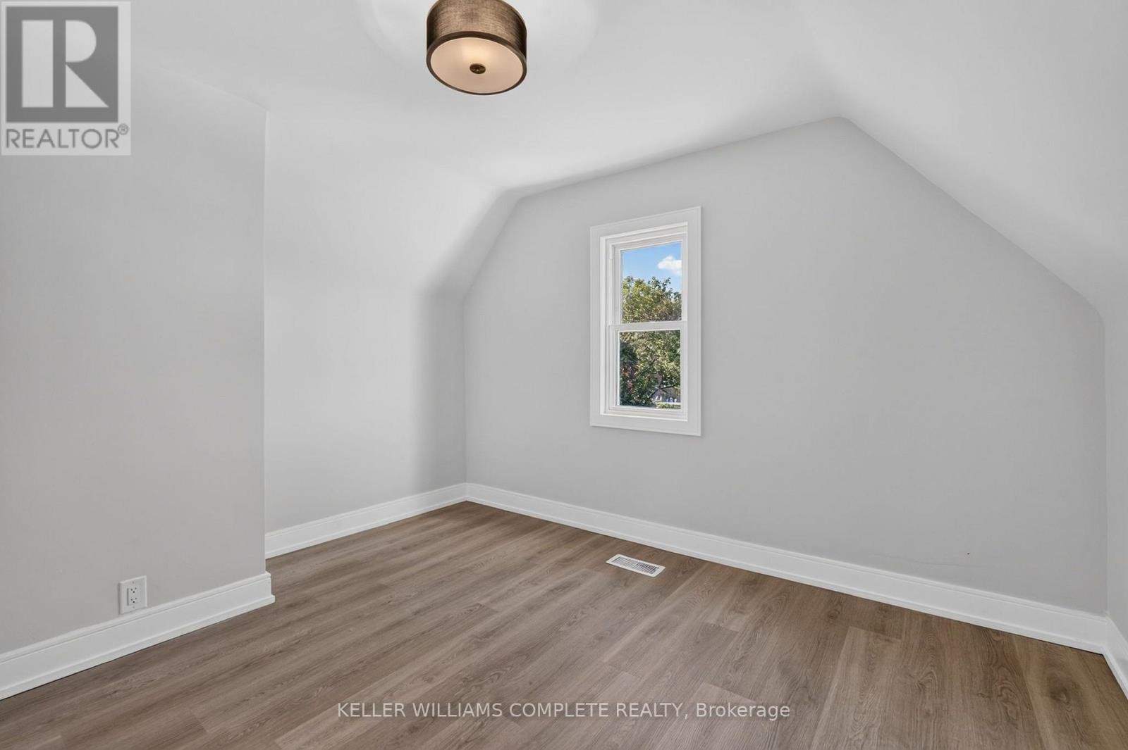 215 PALING Avenue, Hamilton, ON photo 34