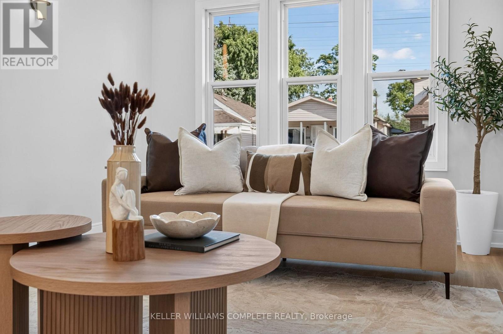 215 PALING Avenue, Hamilton, ON photo 8