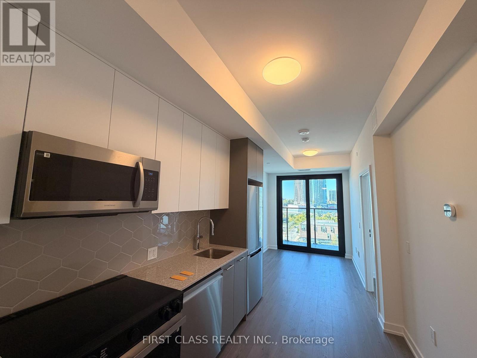 1012 - 30 FRANCIS STREET S — photo 2