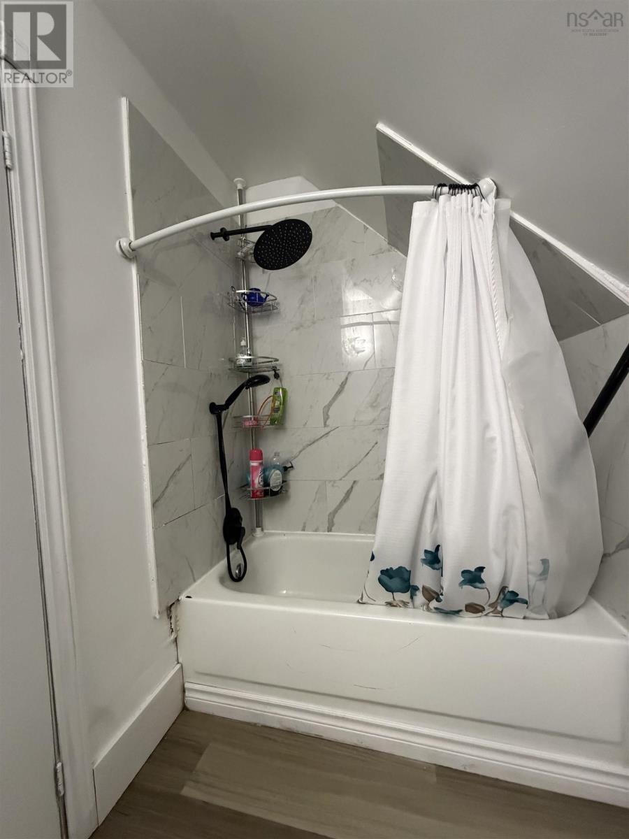 15 Winona Street - Image 13