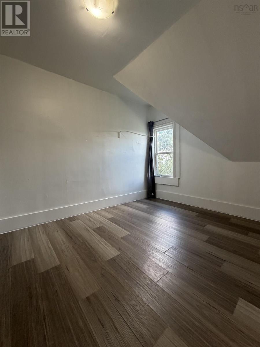 15 Winona Street - Image 18