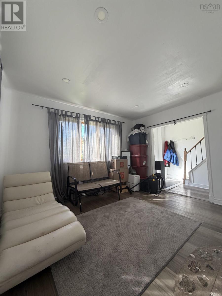 15 Winona Street - 5