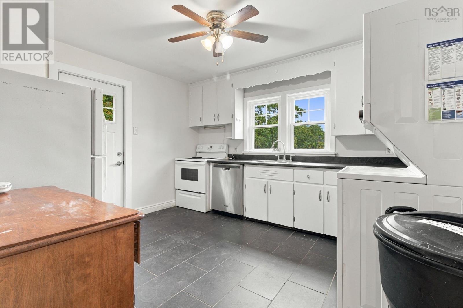 3194 Stanford Street - Image 20