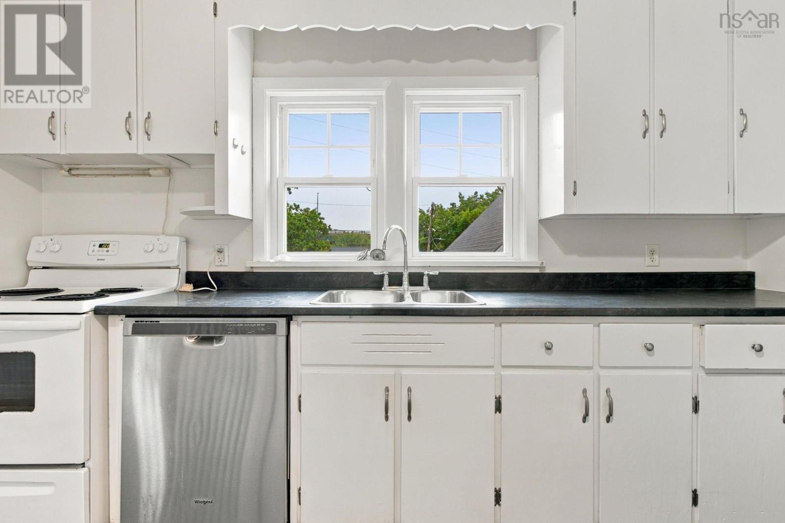 3194 Stanford Street - Image 21