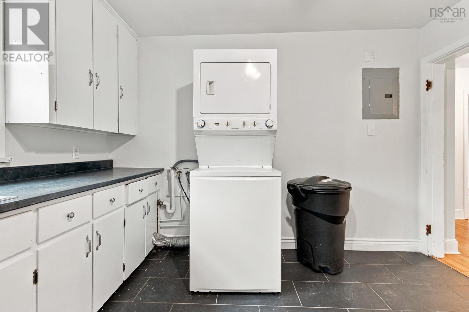 3194 Stanford Street - Image 24