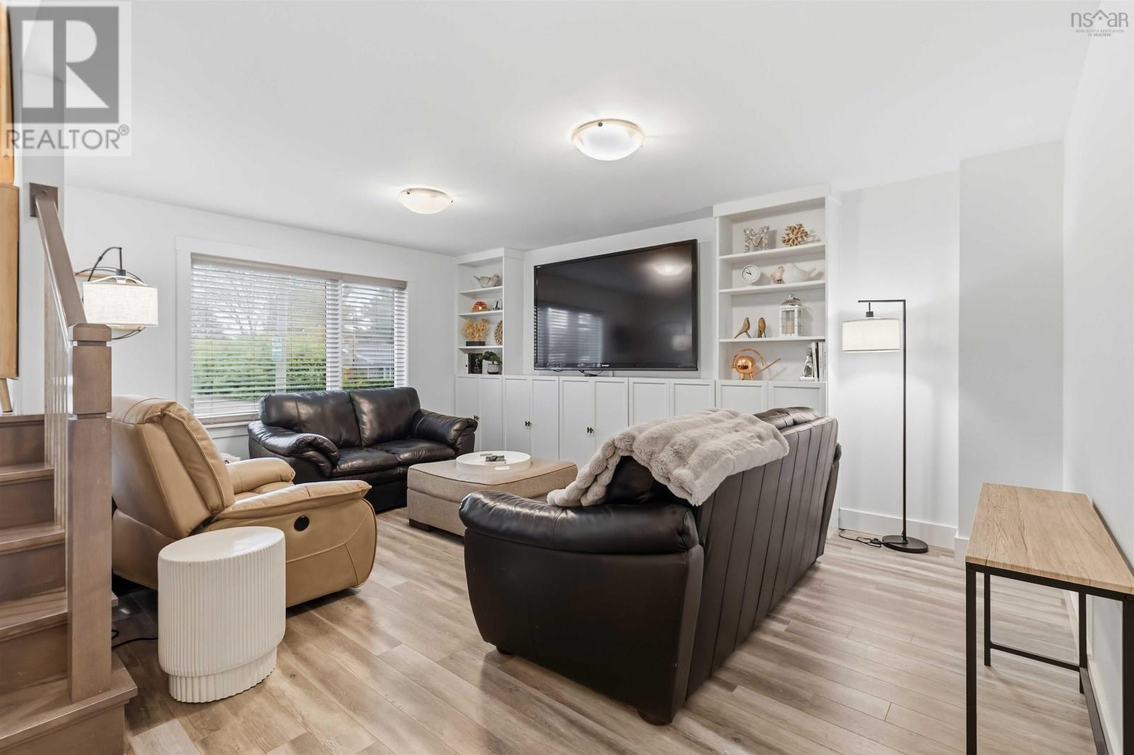 Property 28 of 49 of 90 Hamilton Drive