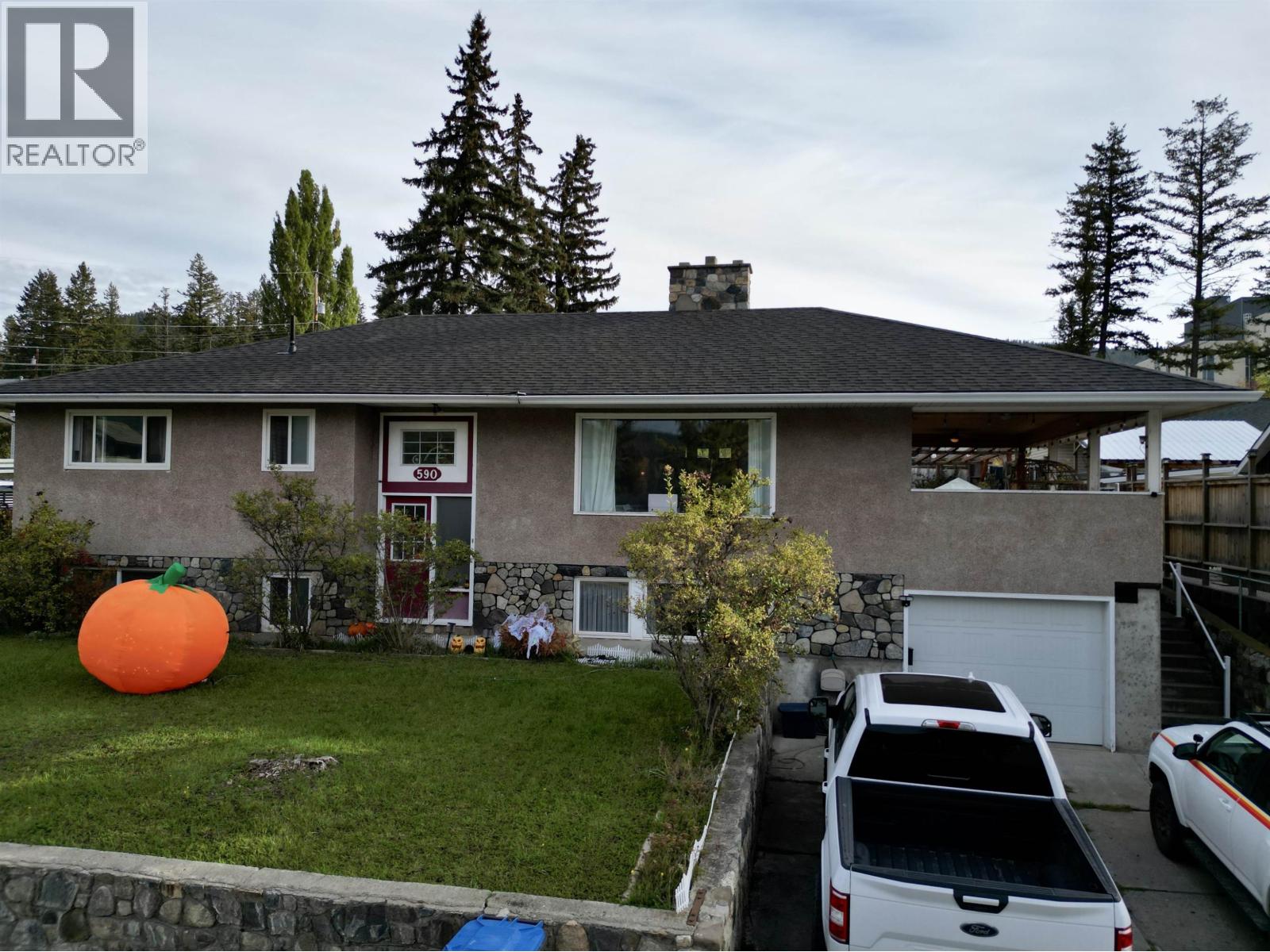 590 PIGEON AVENUE - 1