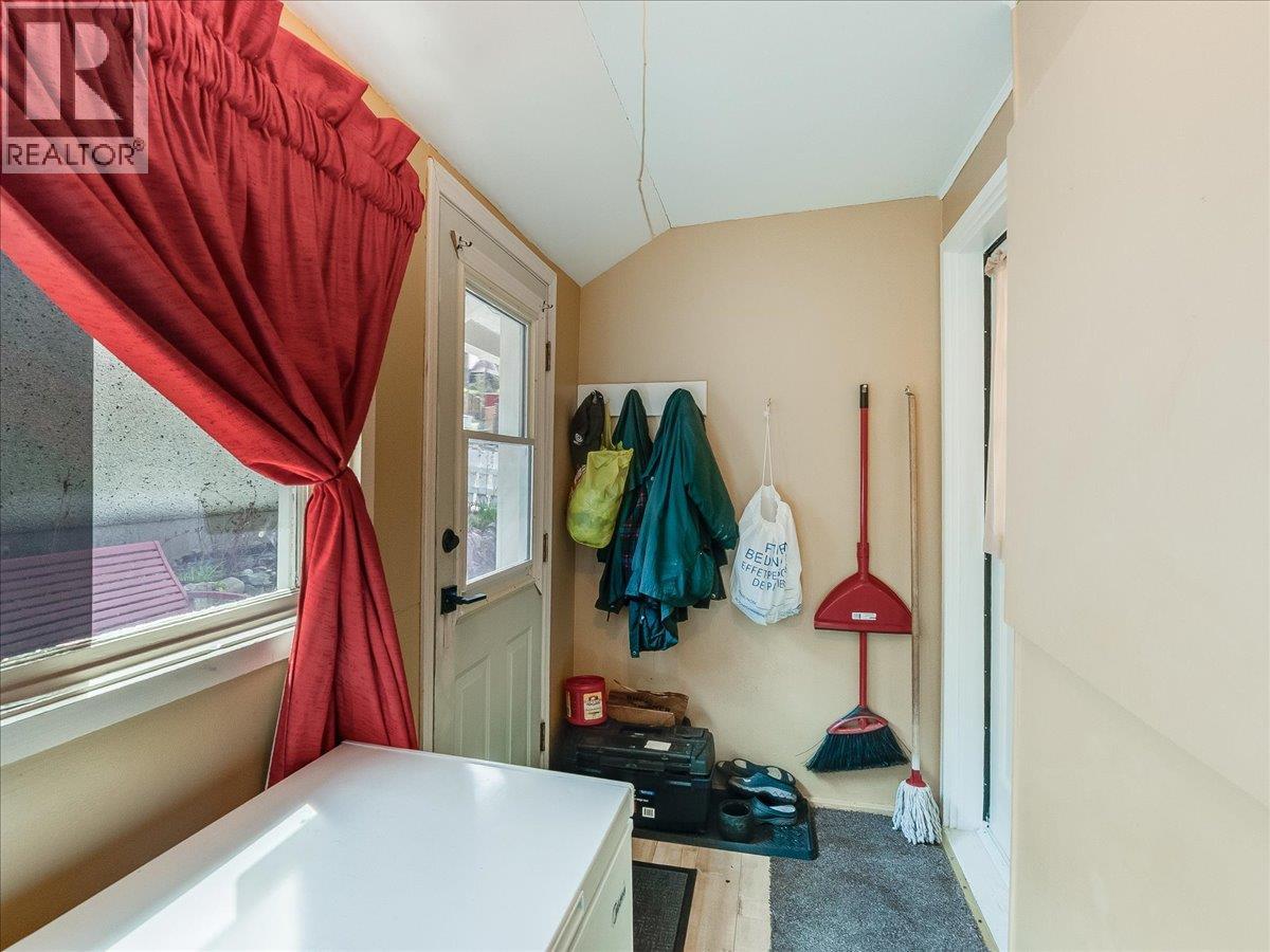 2257 Daniel Street, Trail