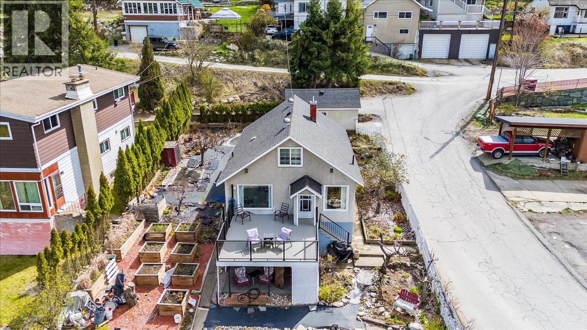2257 Daniel Street, Trail