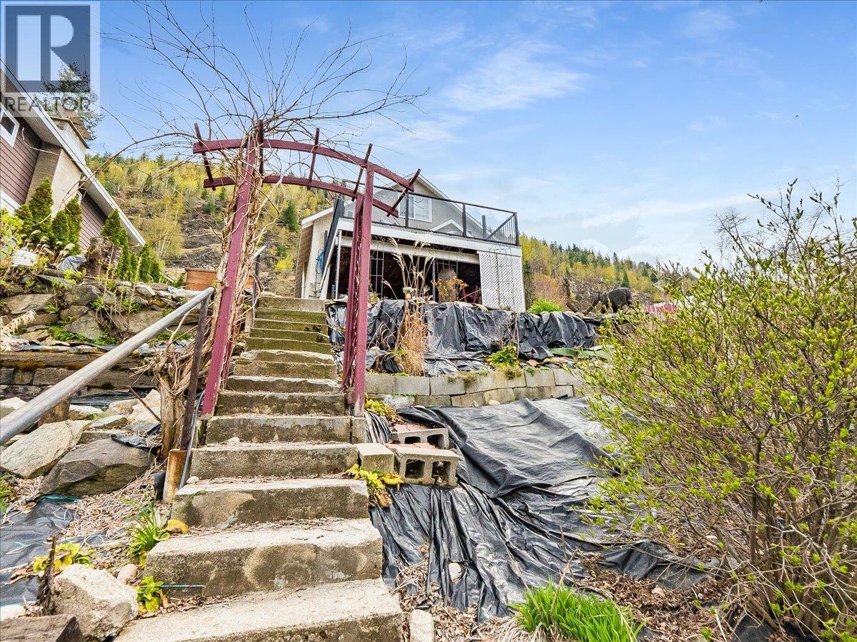 2257 Daniel Street, Trail
