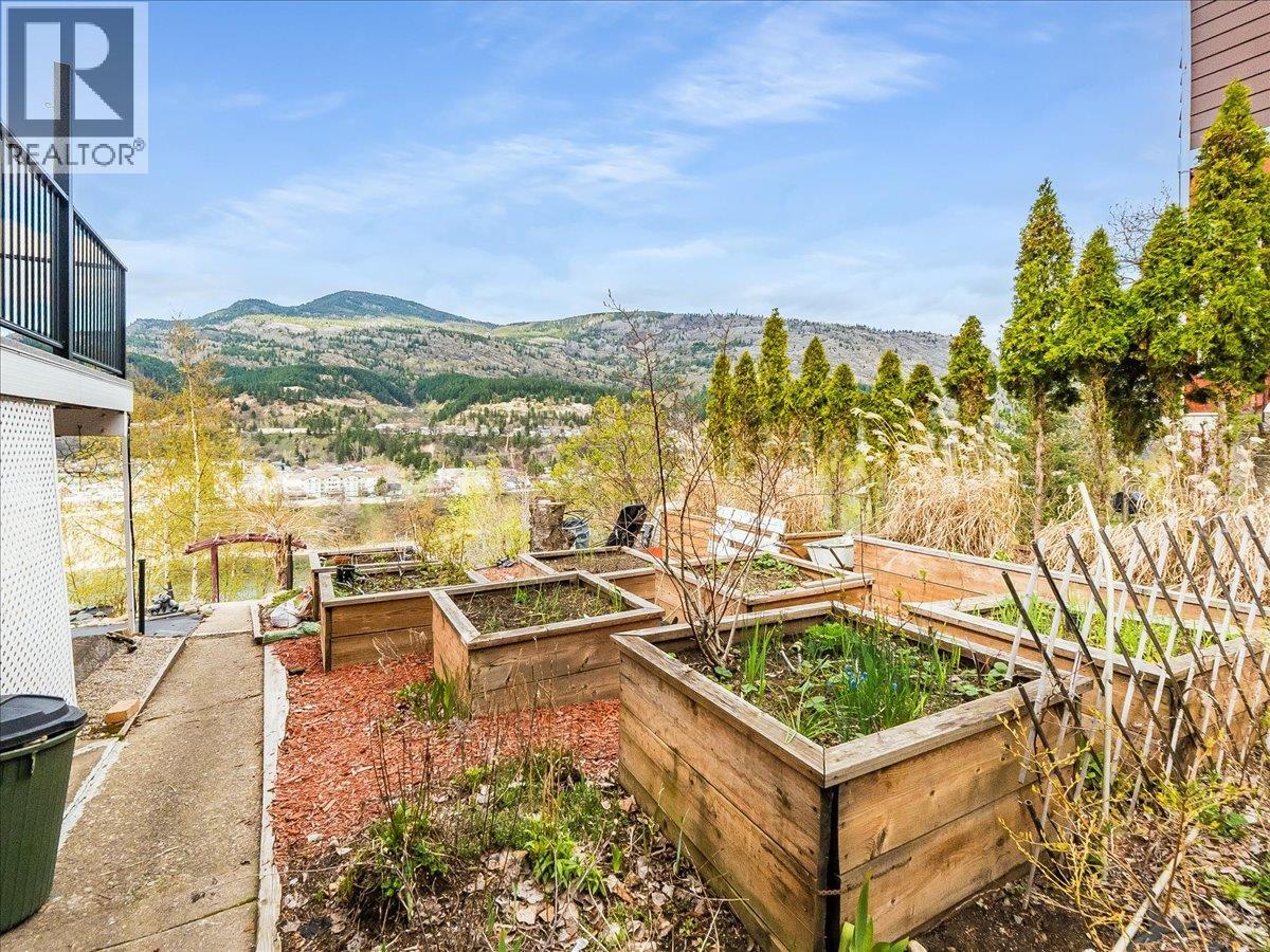 2257 Daniel Street, Trail