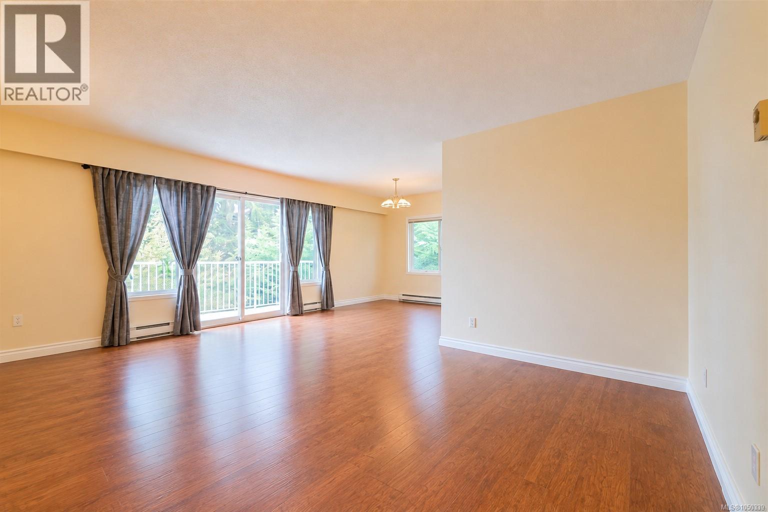 4 1225 Centre Rd, Qualicum Beach